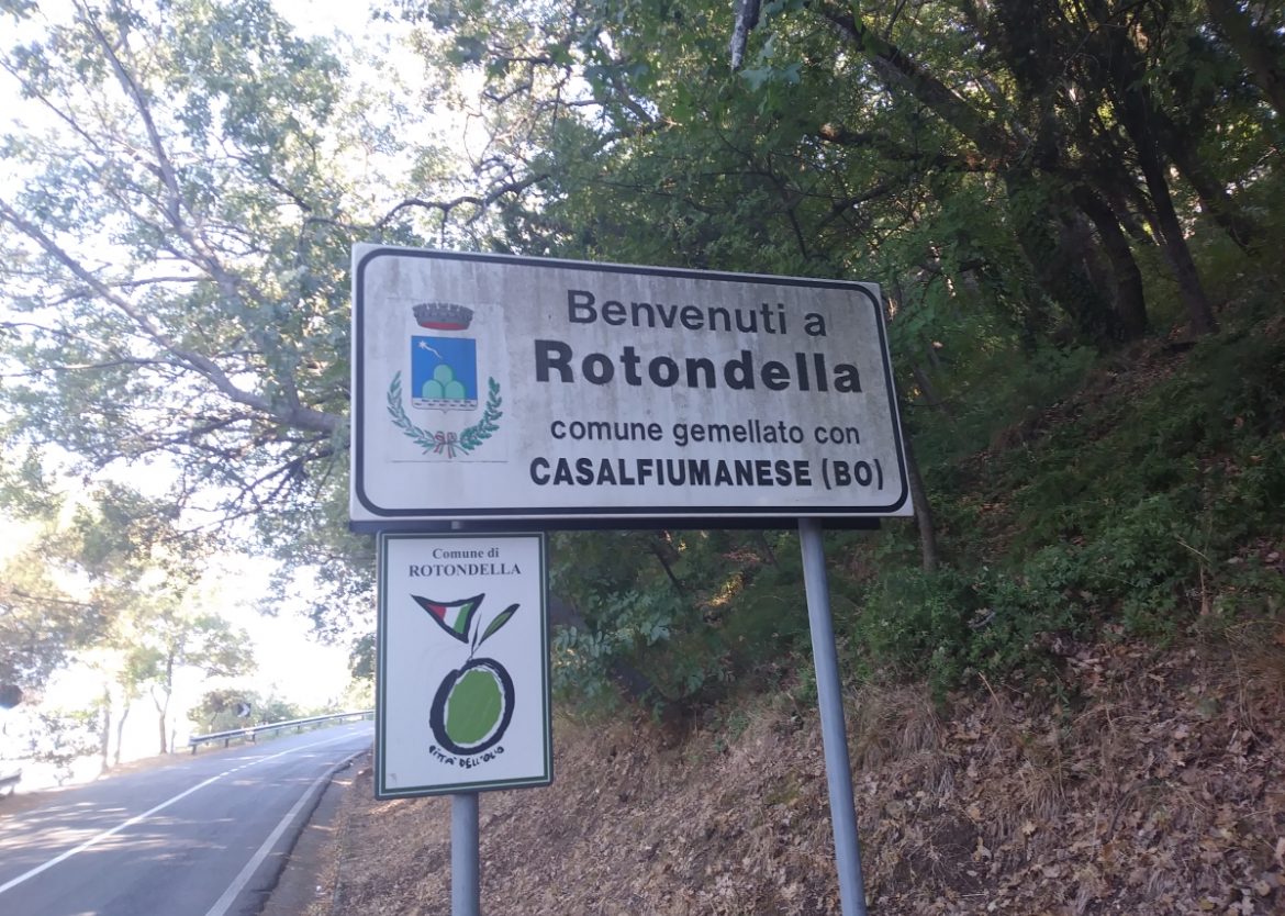 Il cartello stradale di Rotondella
