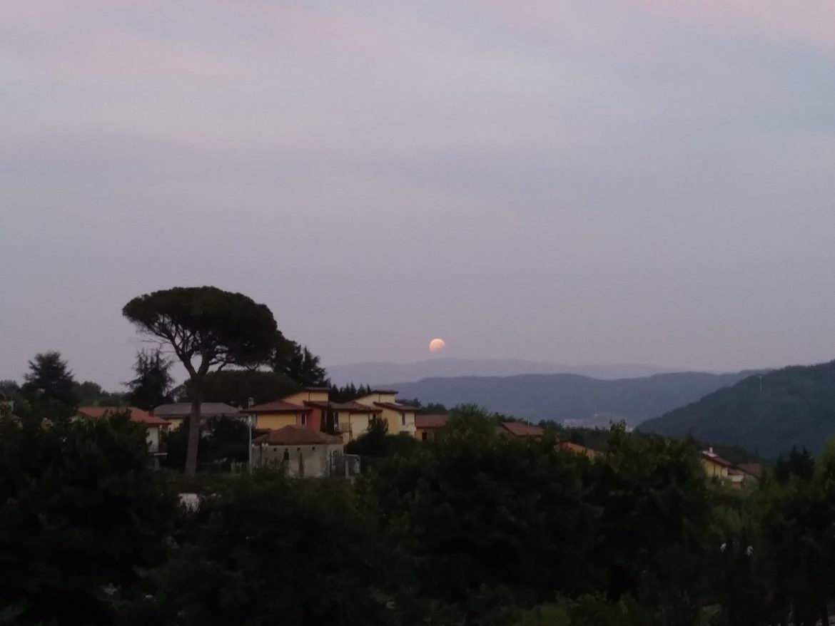 L'eclissi lunare vista a Calda