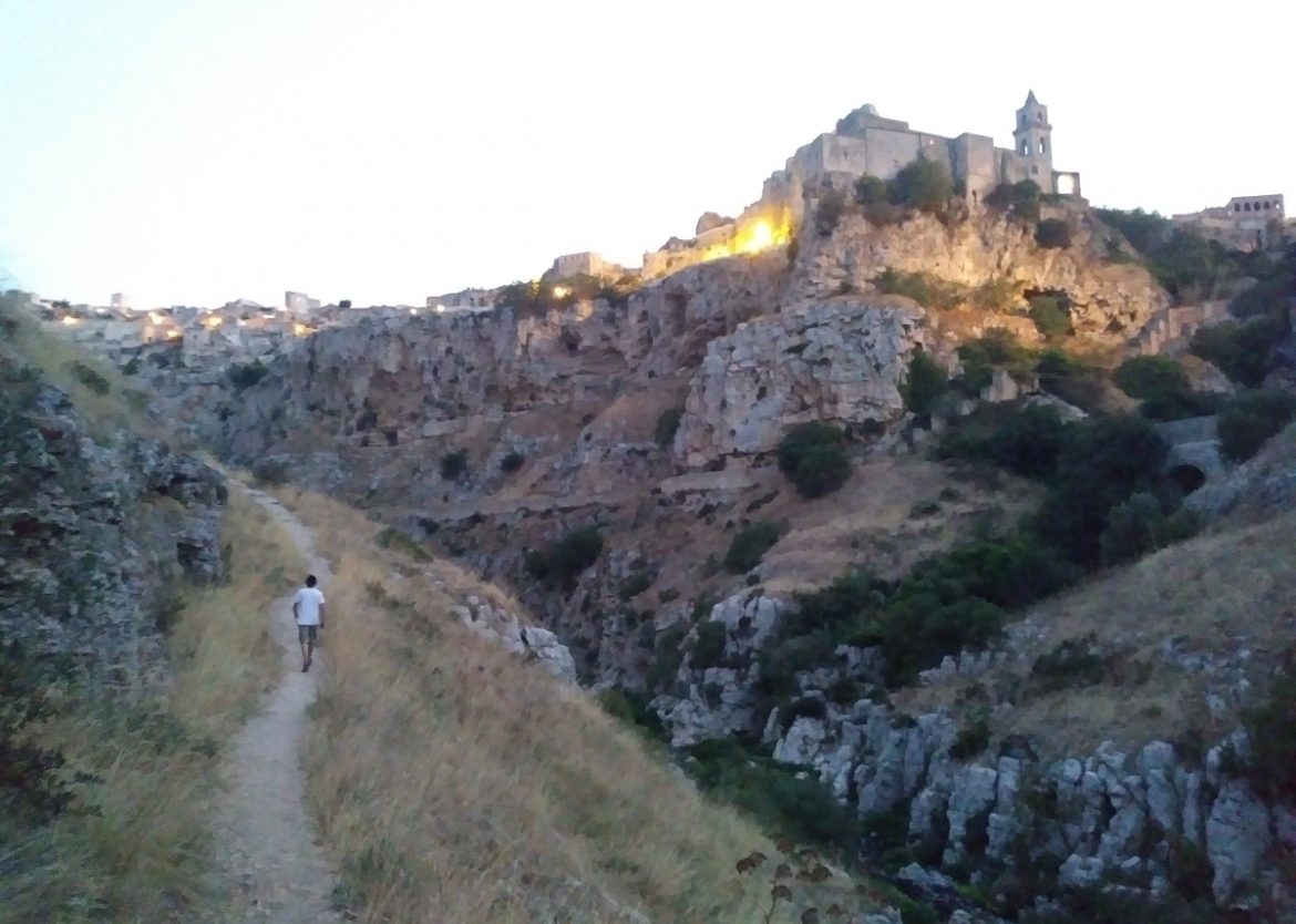 Il sentiero nella gola di Matera