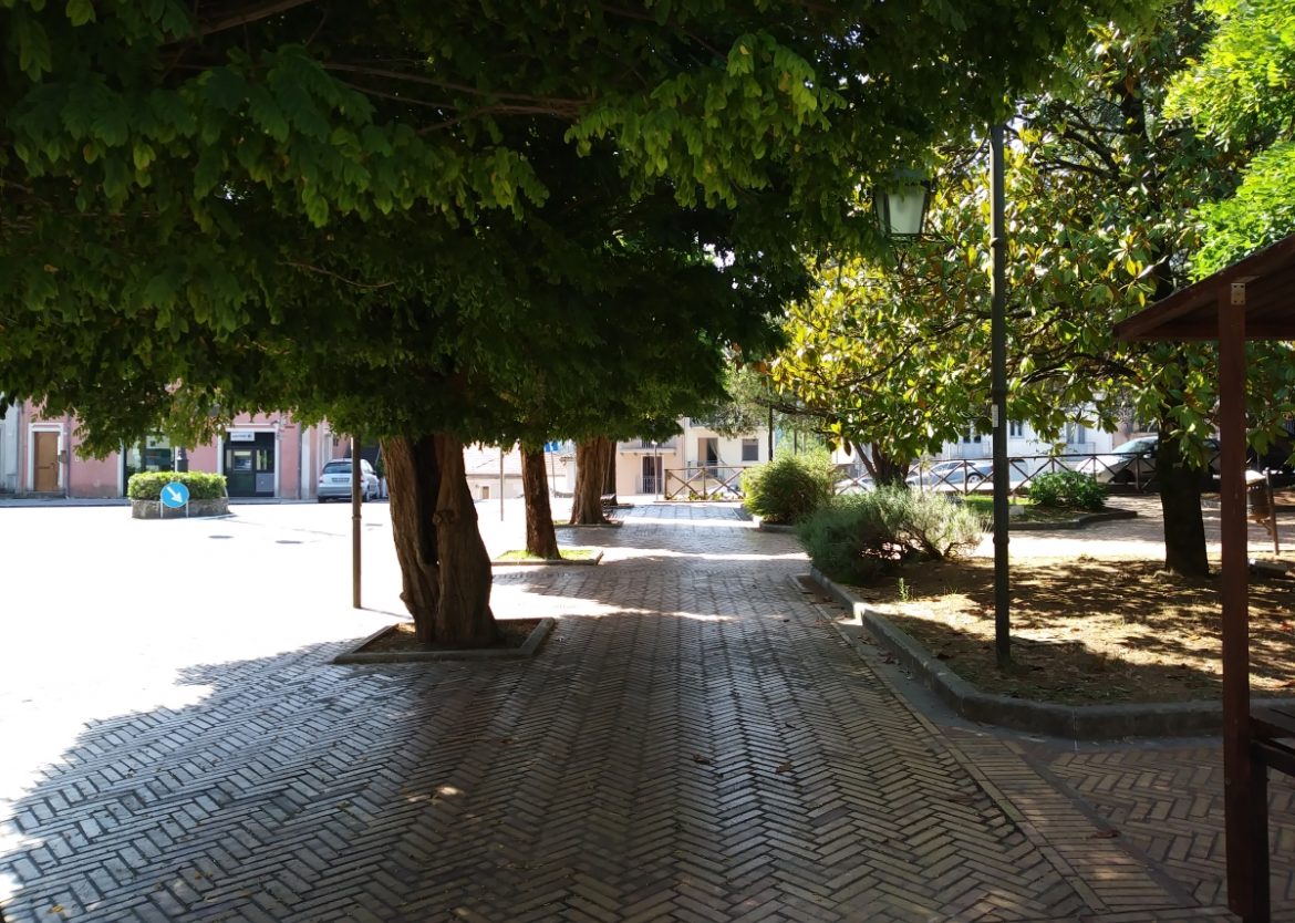 Scorcio della piazza principale di Trecchina