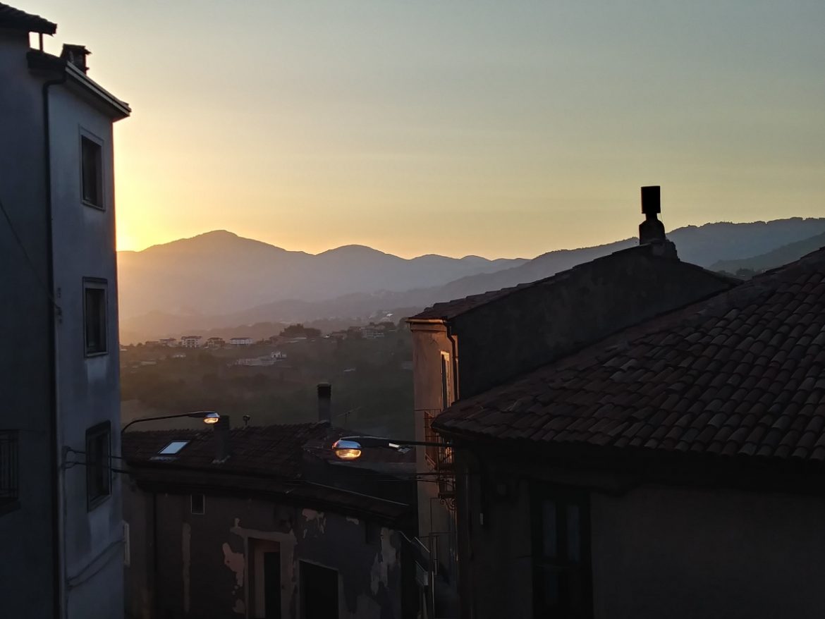 Il tramonto visto dal paese di Lauria