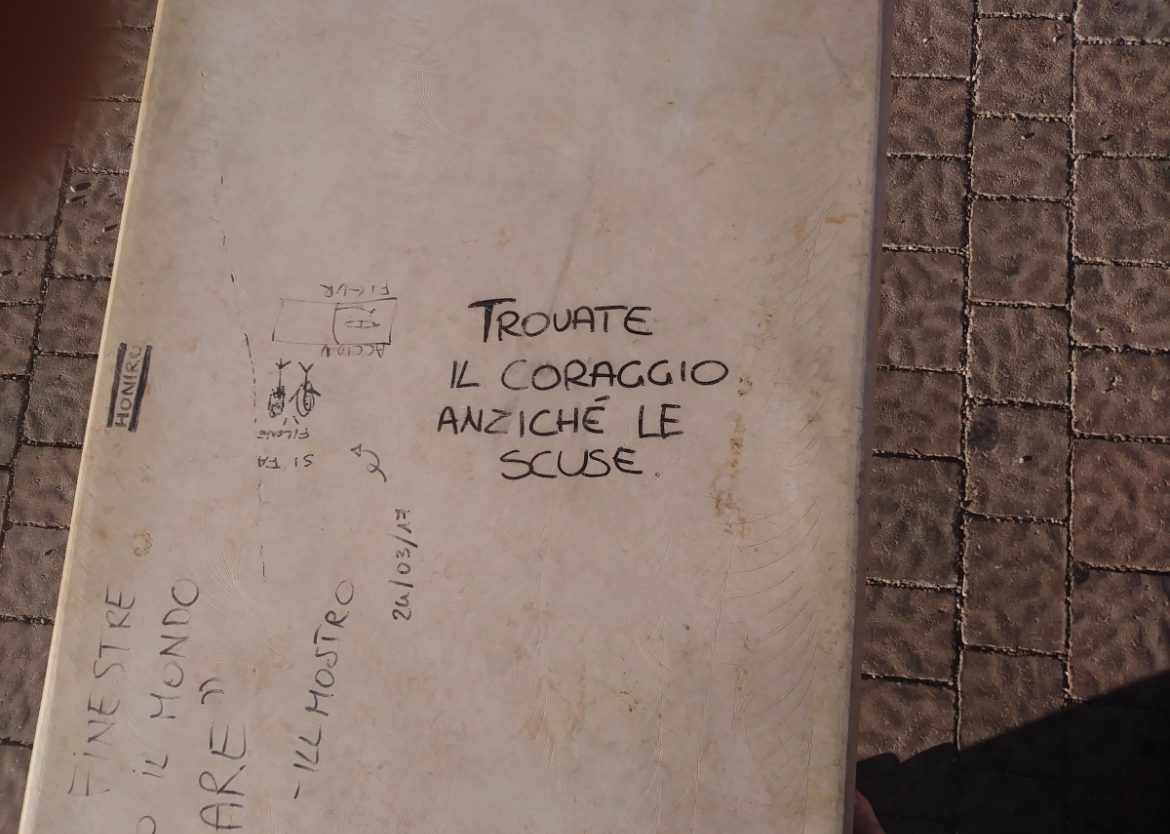 Una massima trovata su una panchina a Matera